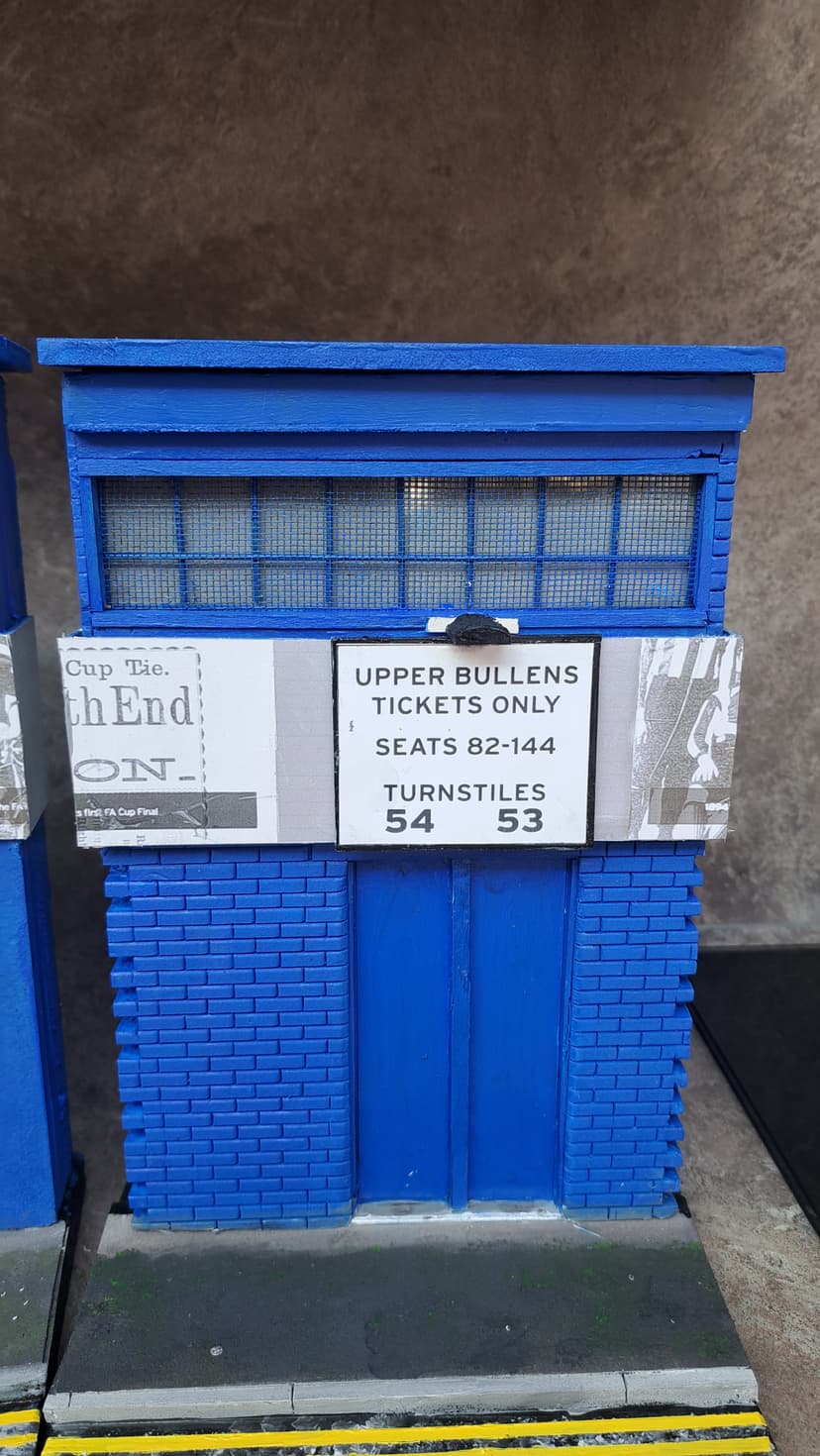Slim model of gate 53-54 upper Bullens road
