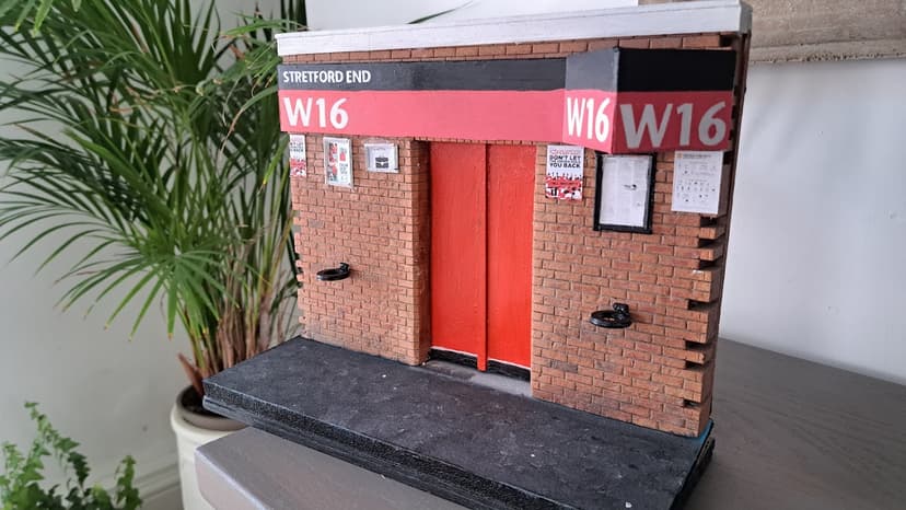 Single gate W16 model stretford End
